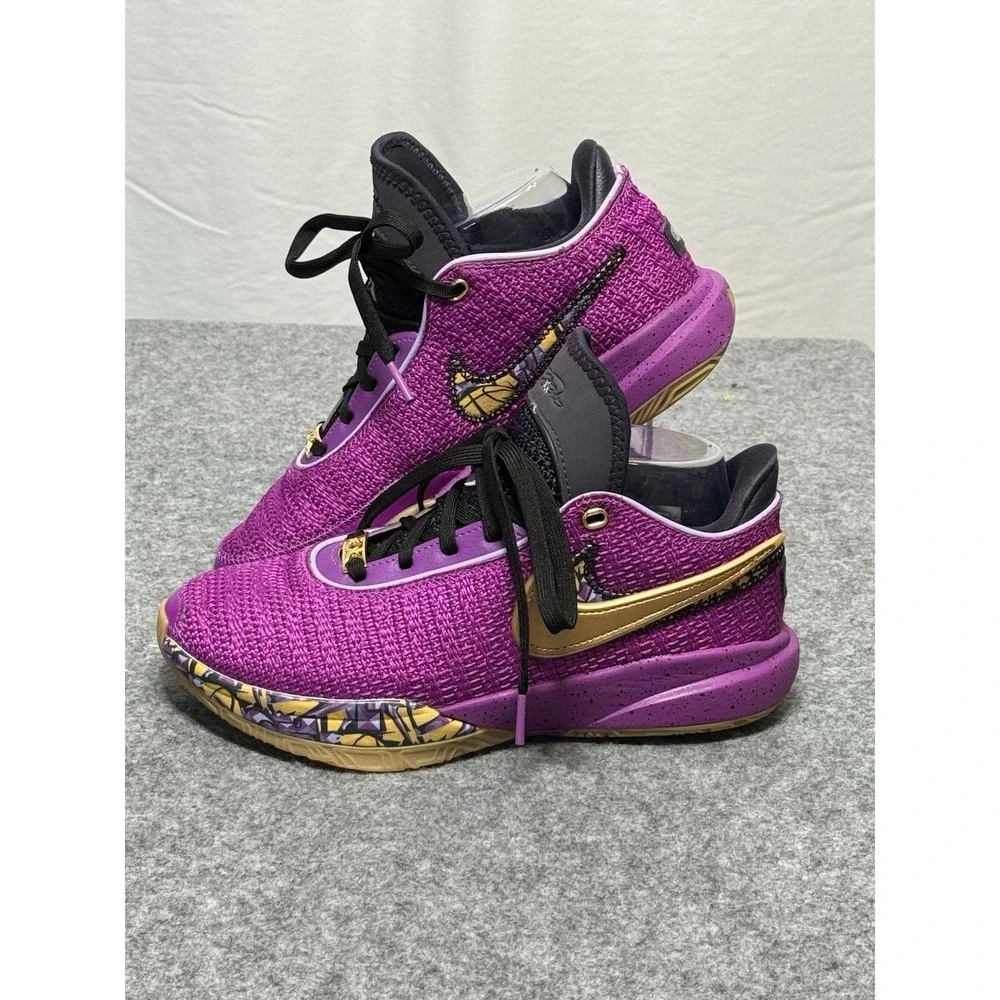 Nike LeBron Young Heirs Pink Diamond Girls Athletic Shoes Size‎ 5.5 Youth